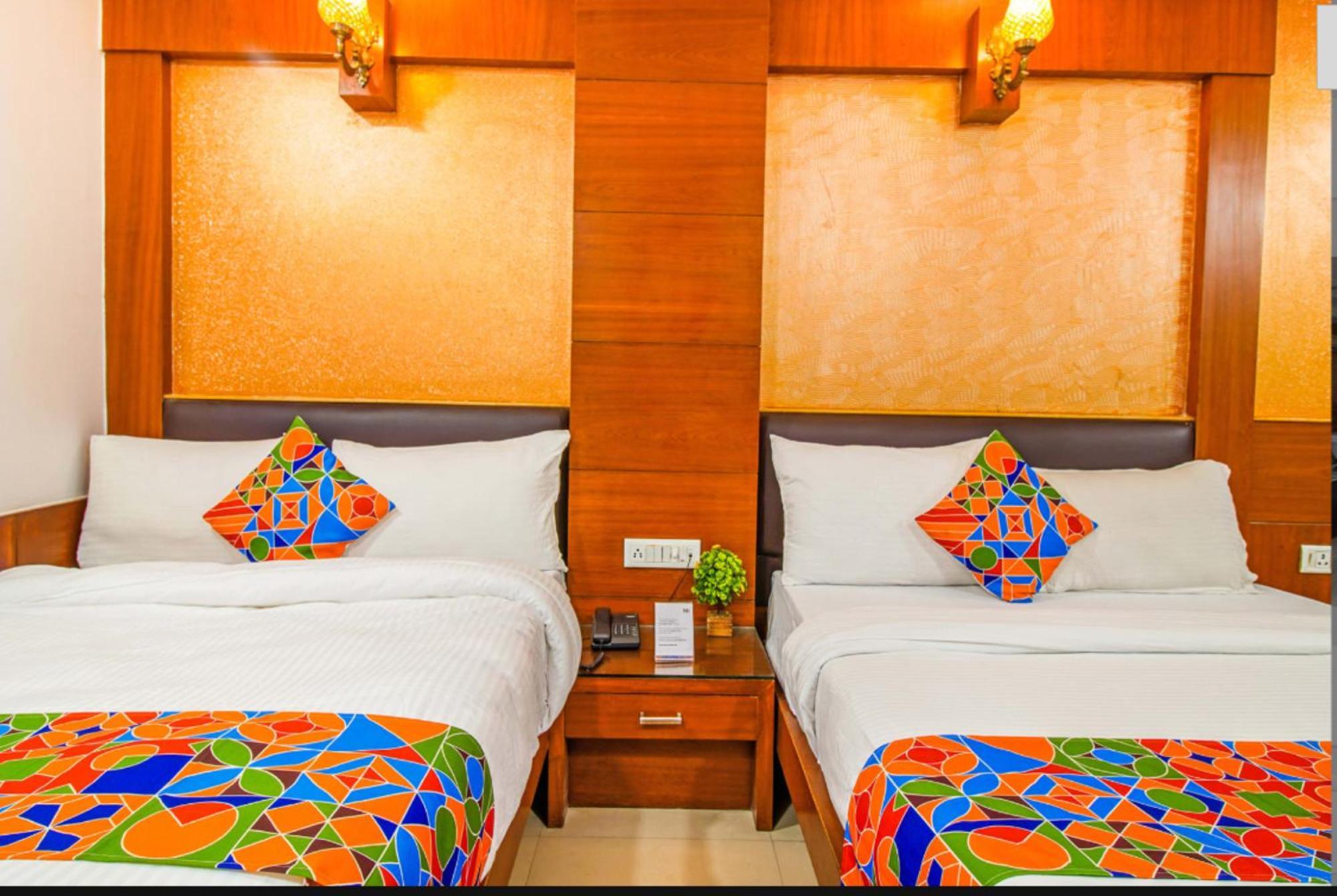 Capital O 6408 Delhi Heart 3*
