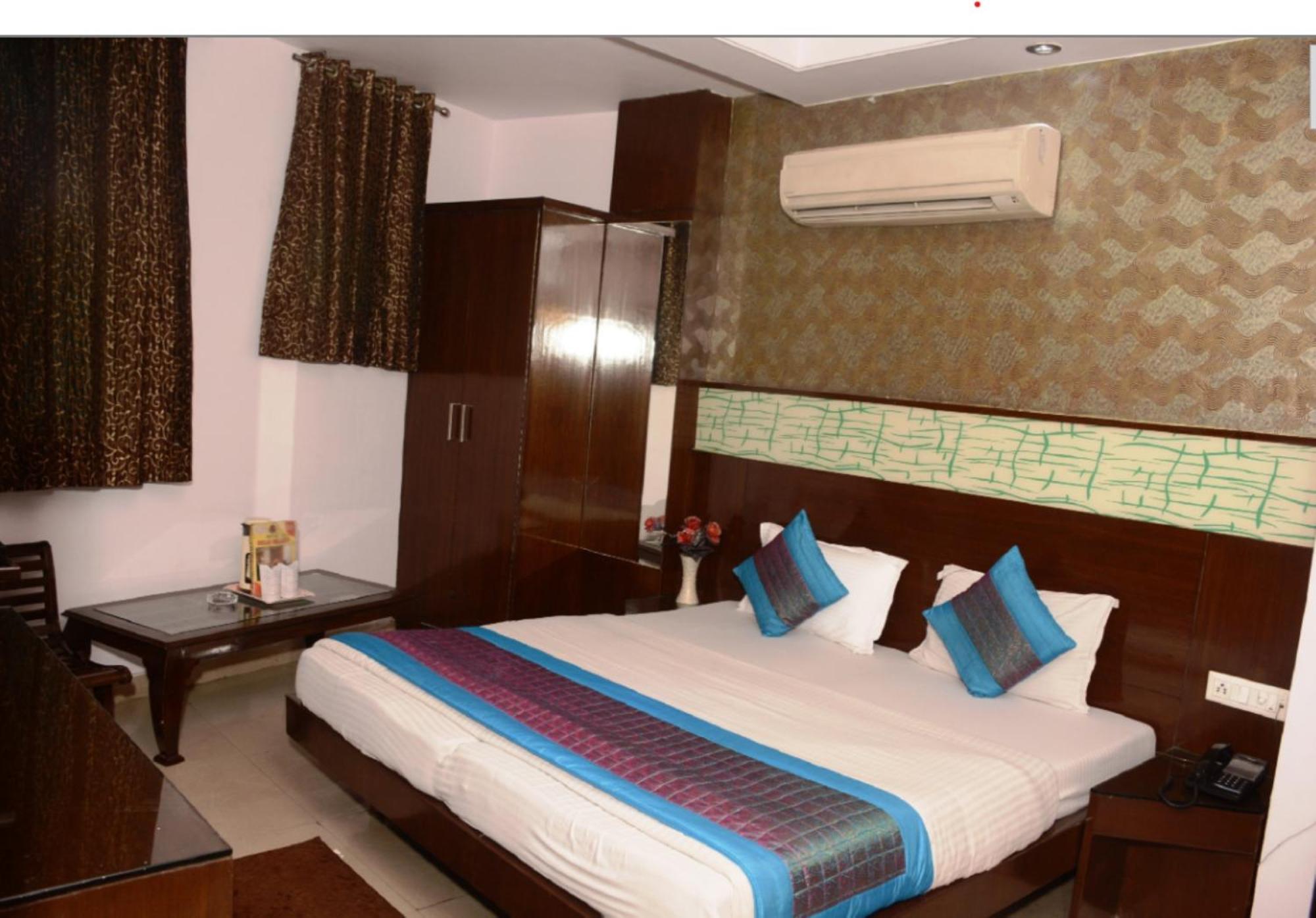 Hotel Capital O 6408 Delhi Heart 3*