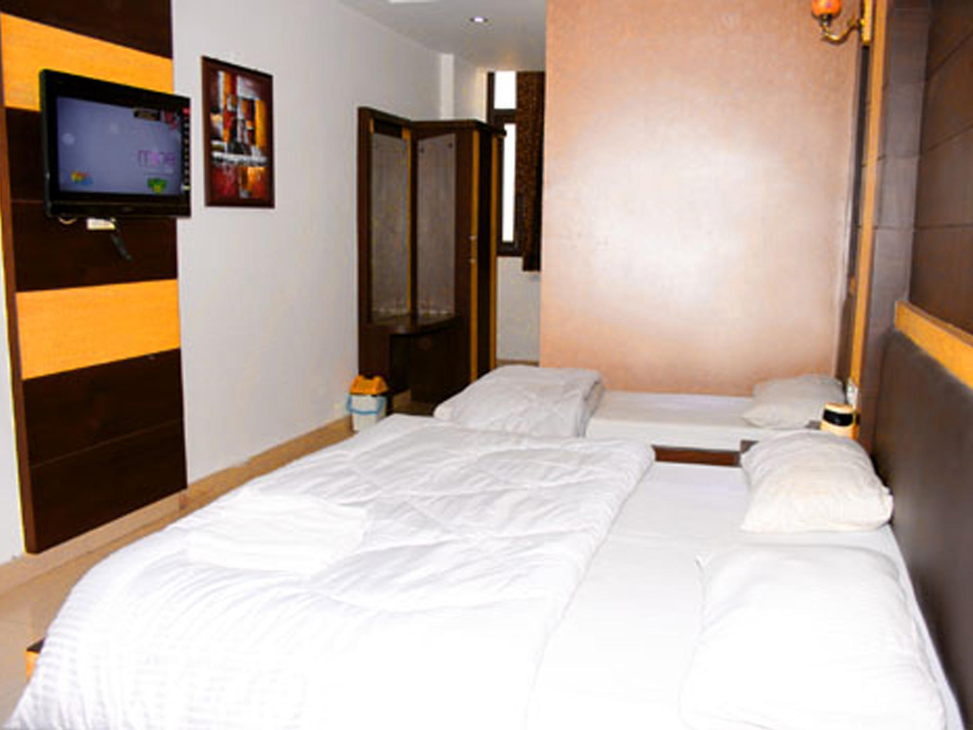 Capital O 6408 Delhi Heart 3* New Delhi