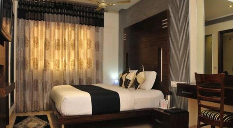 Hotel Capital O 6408 Delhi Heart